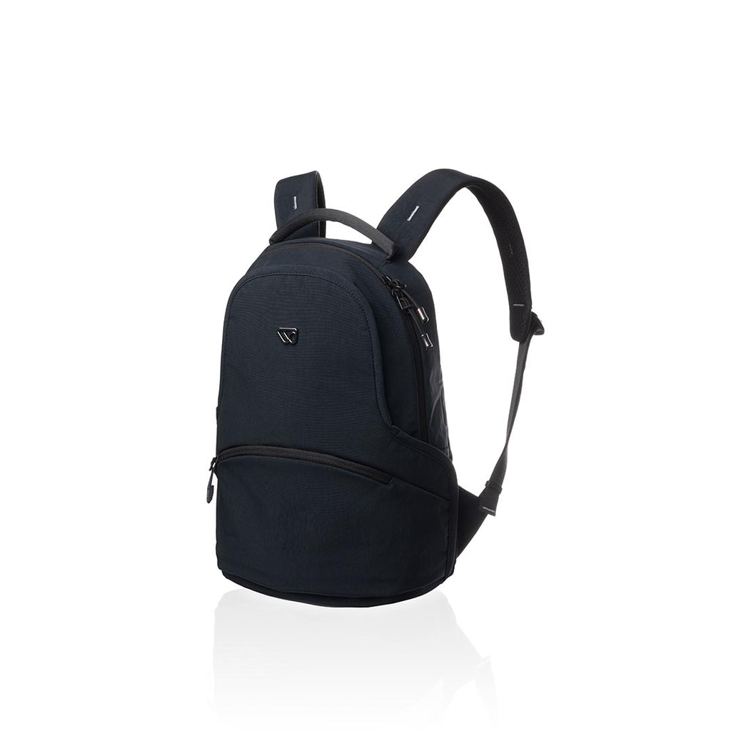 The Mini Pack 15L backpack for parents in black